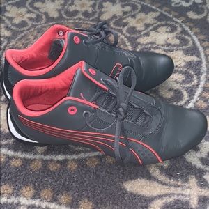 Women’s puma sneakers